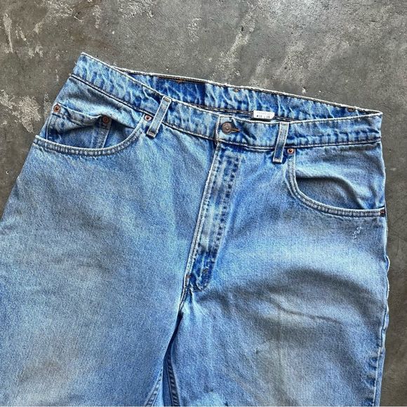 Vintage Distressed Men’s Levi’s 560 Loose Fit Tapered Legs Jeans size 38 - Picture 3 of 5